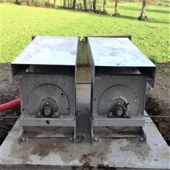 Ensemble treuils sur plateforme bétonnée